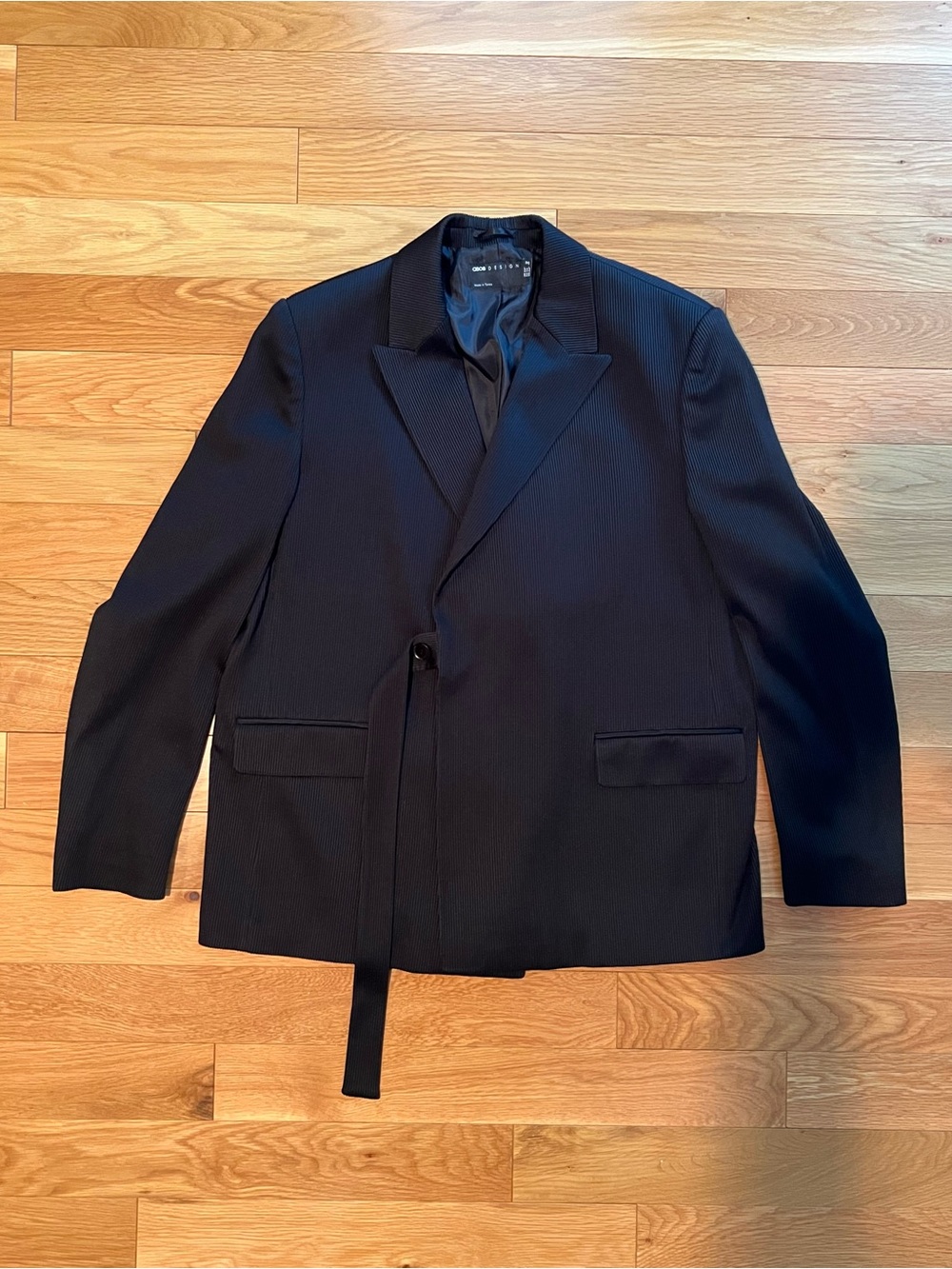 ASOS Design Men’s Belted Suit Blazer in Black